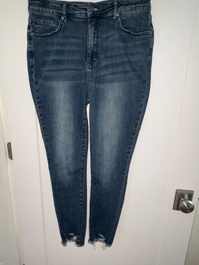 NWOT Judy Blue skinny fit jeans 13/31 JB88425 MD